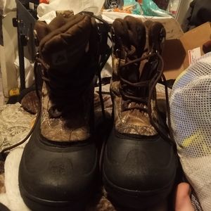 Thinsulate hiking boots